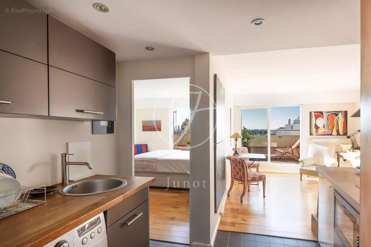 Appartement à PARIS-18E