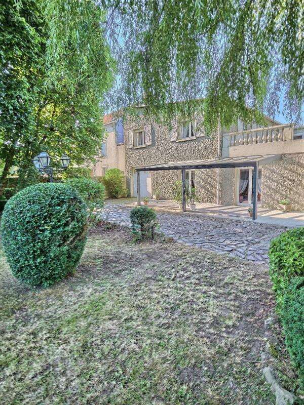 Maison à DOUZY