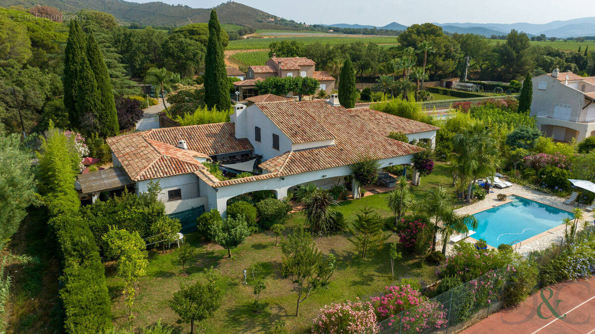 Maison à LA LONDE-LES-MAURES
