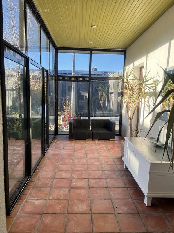 Commerce à LA FOUILLOUSE