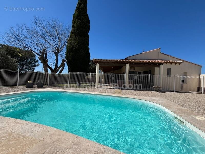 Maison à FONTVIEILLE