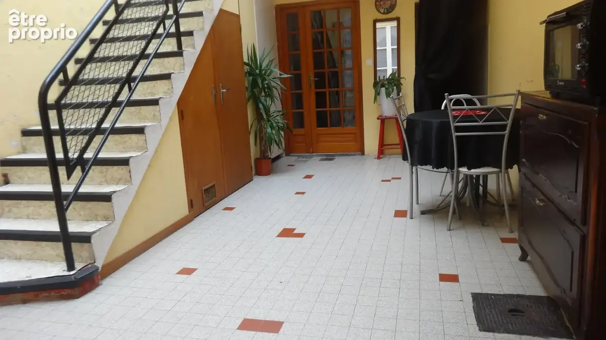 Dpt Vosges (88),  MIRECOURT MAISON de ville P6 avec TERRASSE couverte, cave - photo 5