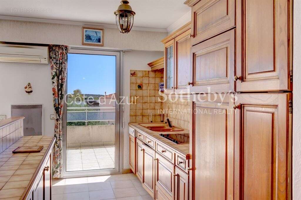 Appartement à VALLAURIS