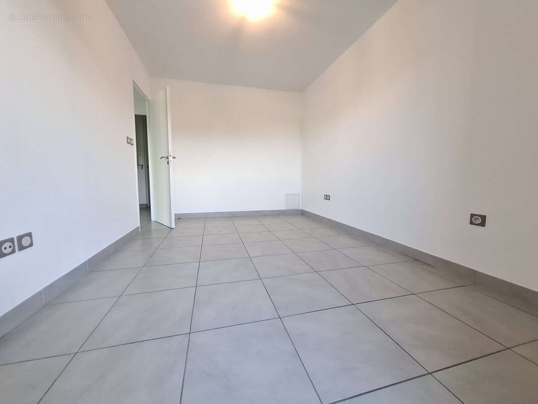 Appartement à MAUGUIO