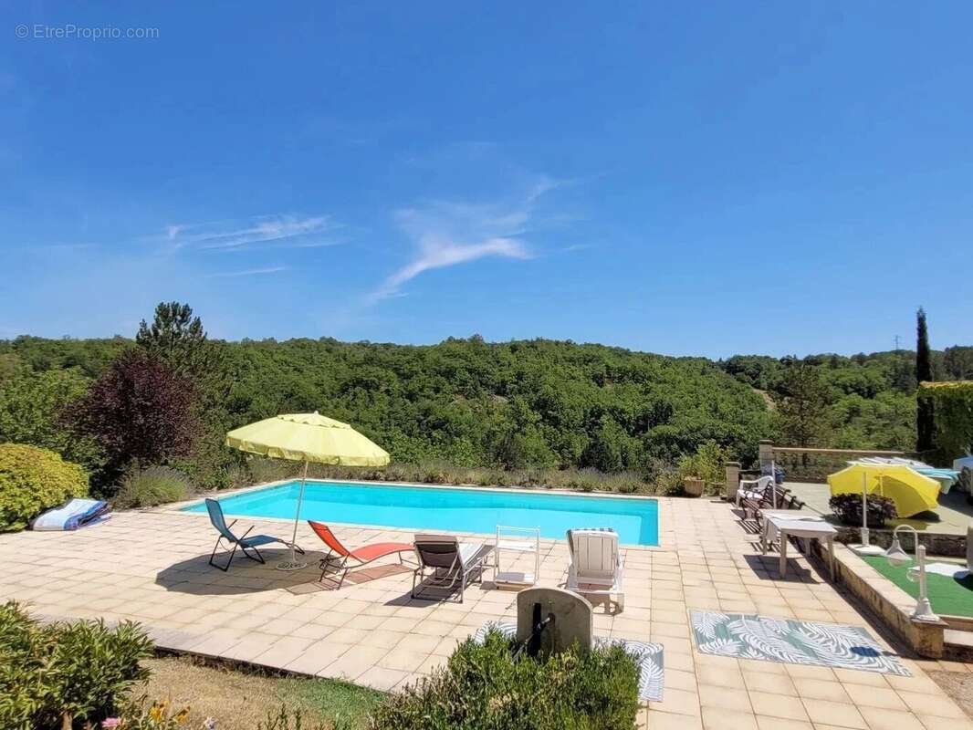 Belle maison familiale, avec piscine, dépendances et terrain de 1.7 ha - photo 3