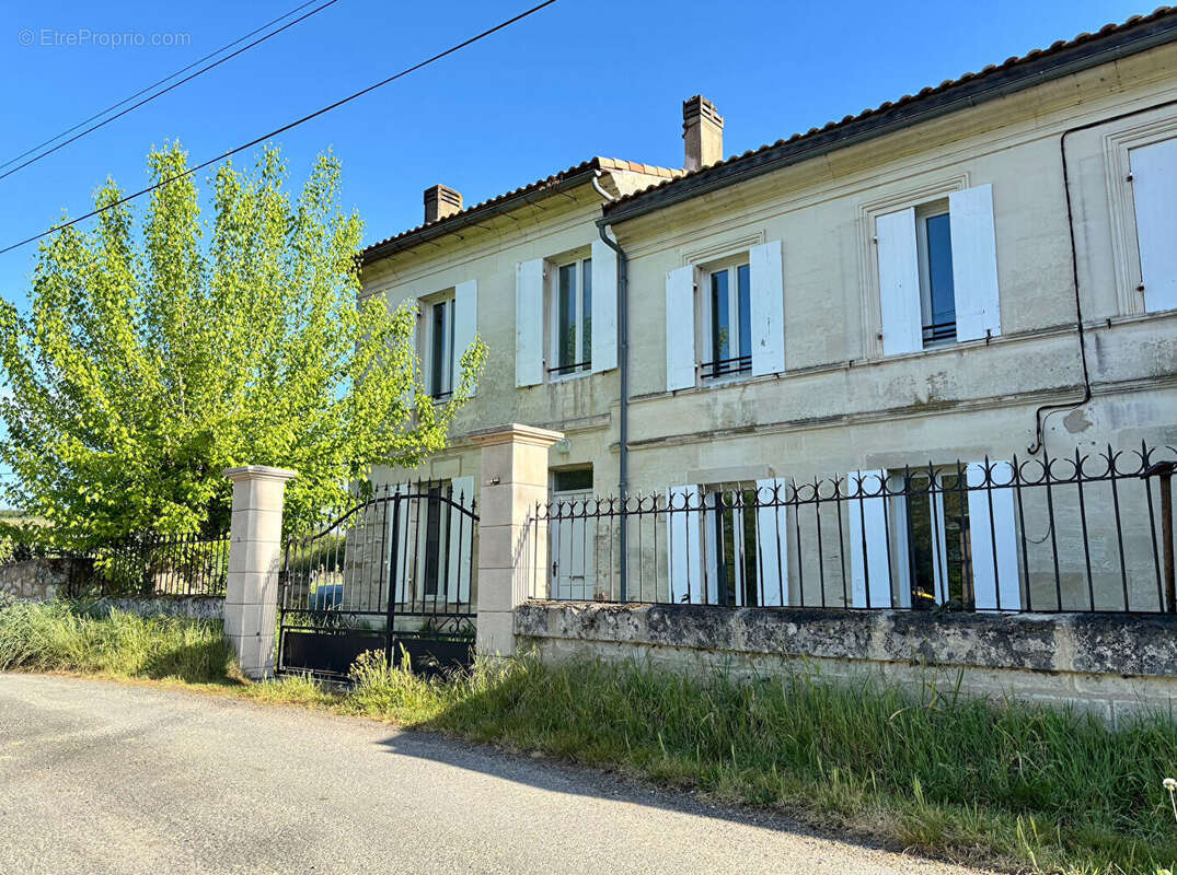 Maison à FRONSAC