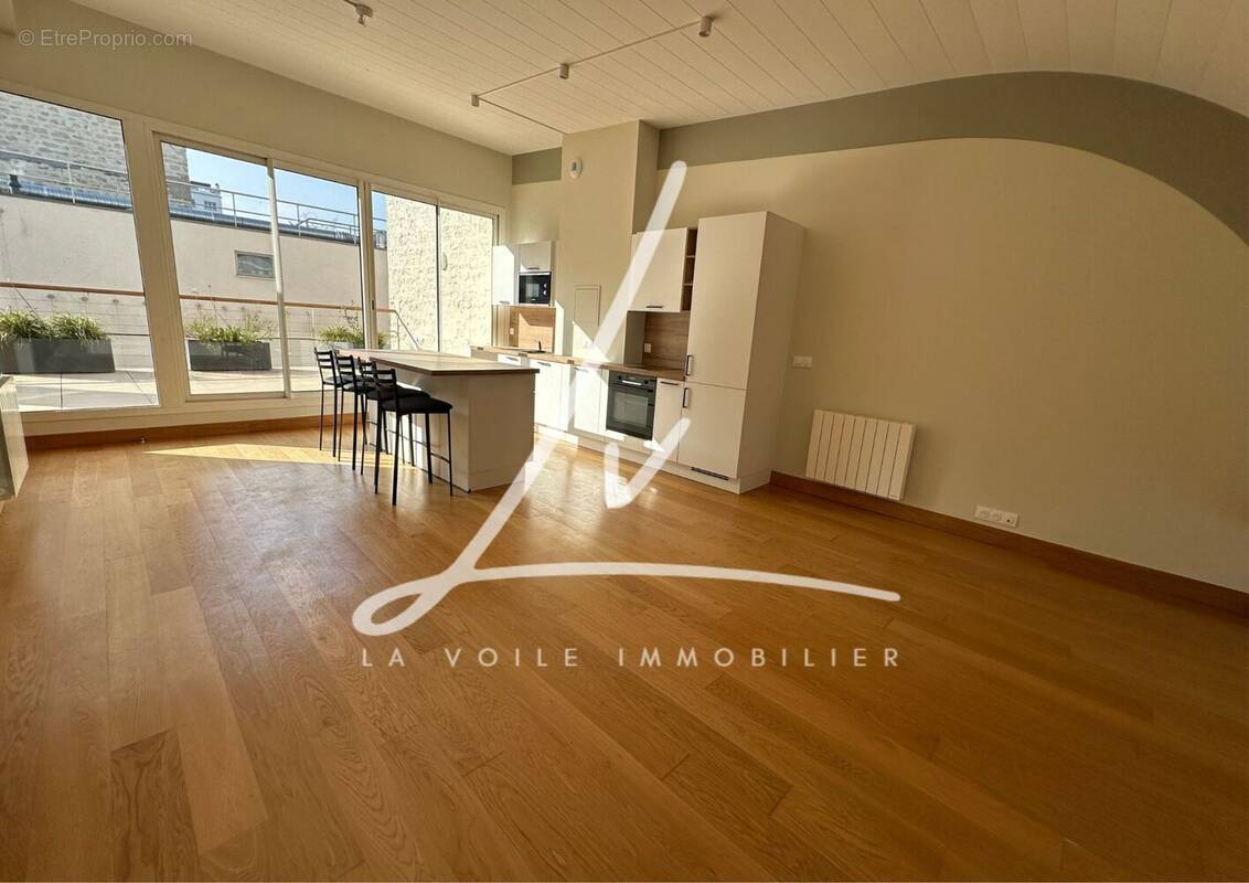 Appartement à PARIS-16E