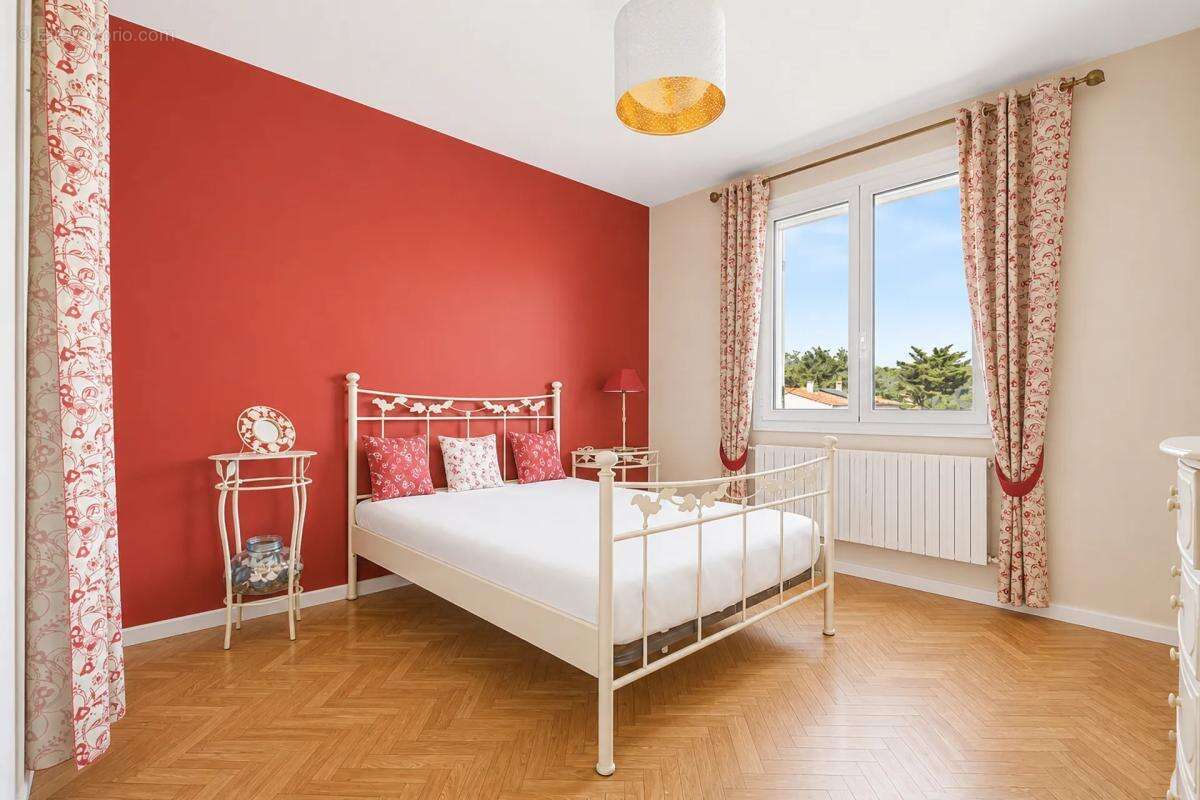 Maison de 9 pièces de 246 m² à Velaux - photo 7
