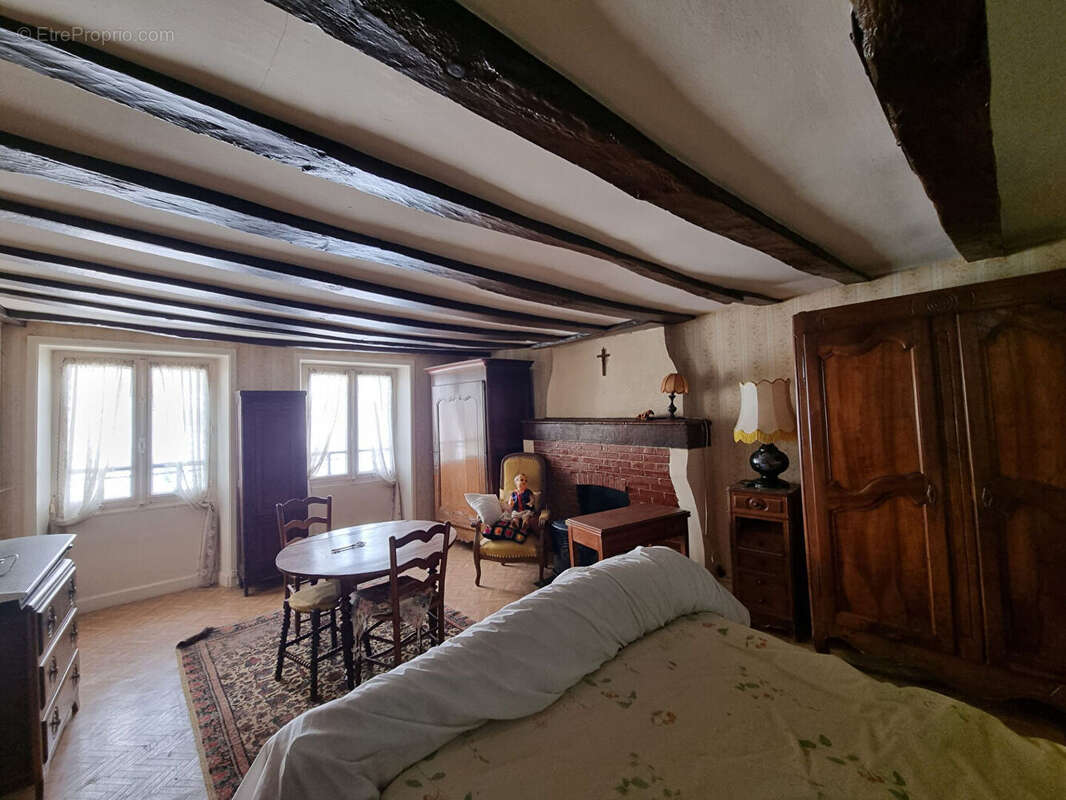 Maison à LA TRIMOUILLE