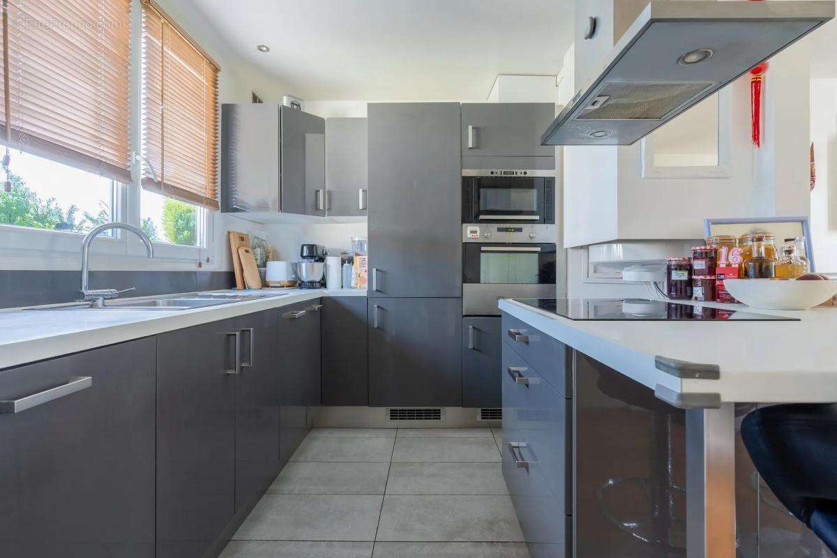 Lumineux F3  de 57 m² en parfait état au Perreux-sur-Marne - photo 5