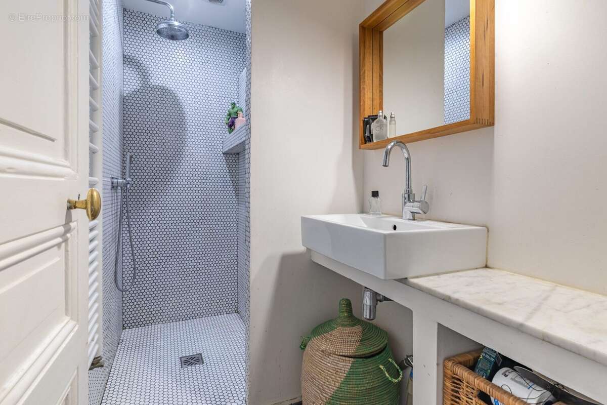 Appartement à PARIS-10E