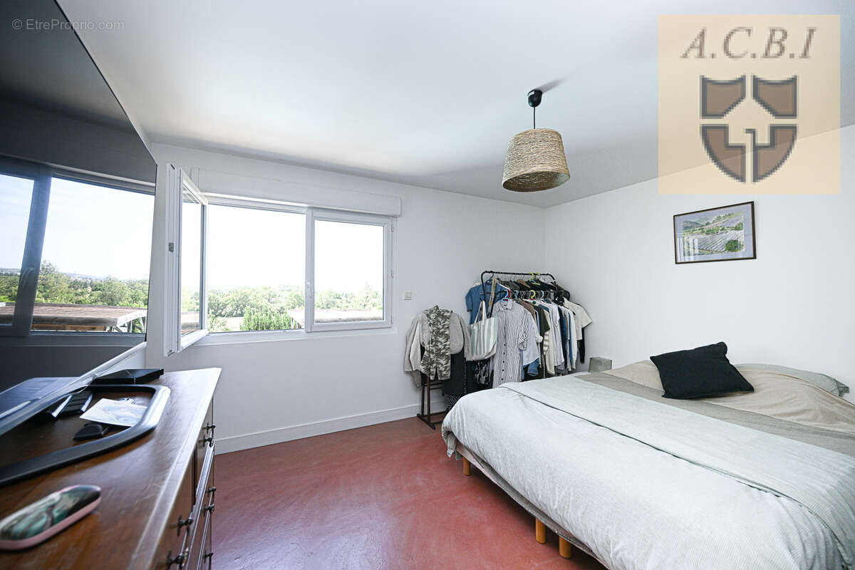 Très belle propriété dans un cadre exceptionnel avec piscine, vue panoramique et bord de Loir - photo 13