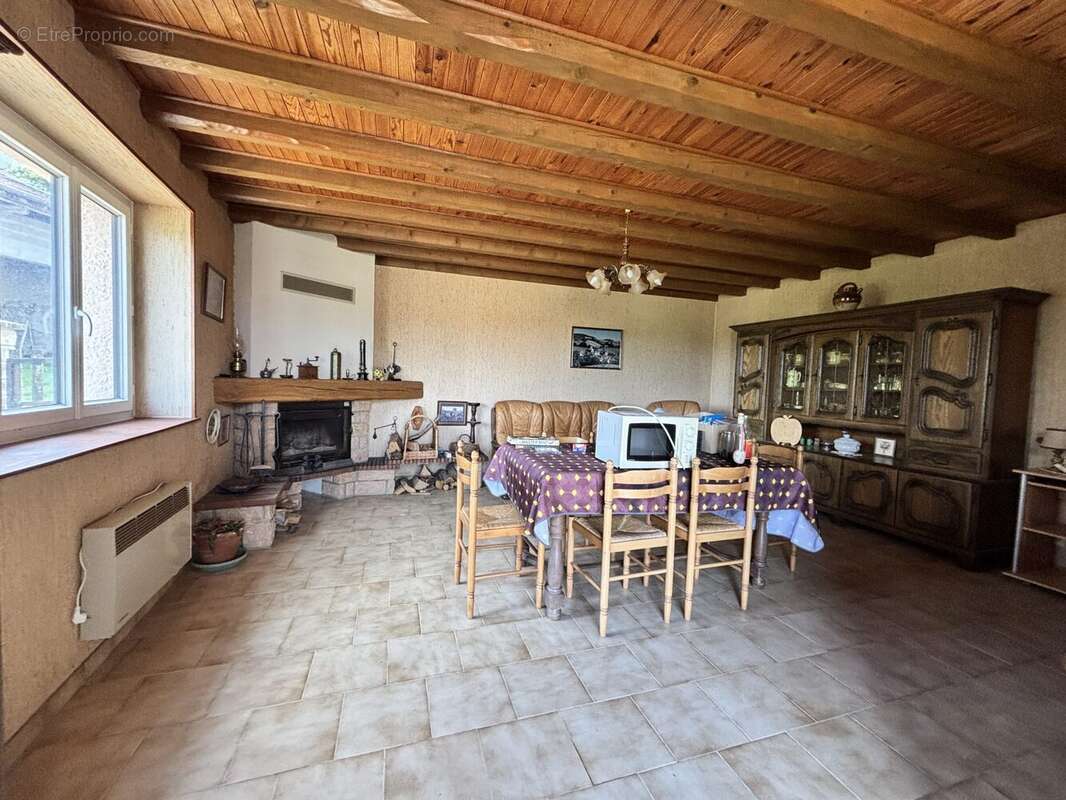 Maison à SAINT-PIERRE-LE-VIEUX