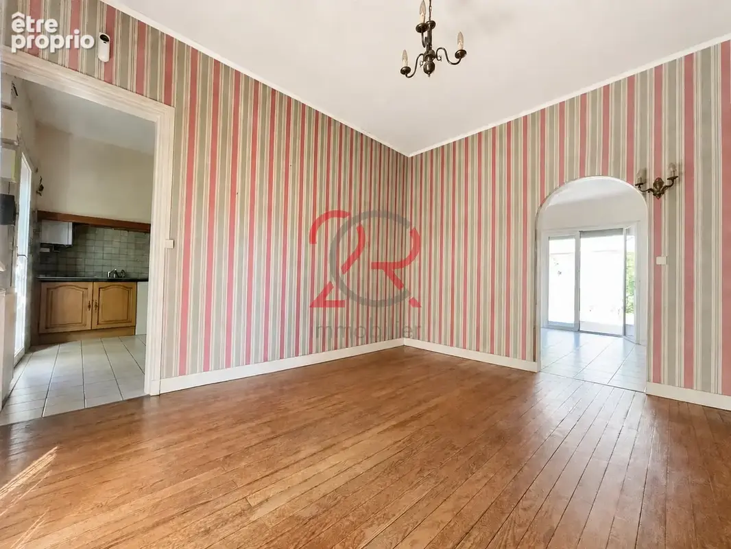 MAISON DE 113 M2 , 3/4 chambres , double garage , fort potentiel - photo 7