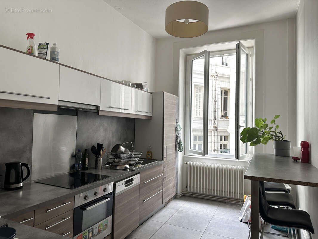 Appartement à SAINT-ETIENNE
