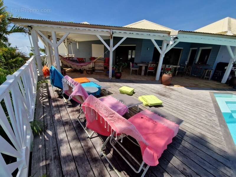 Maison à BAIE-MAHAULT