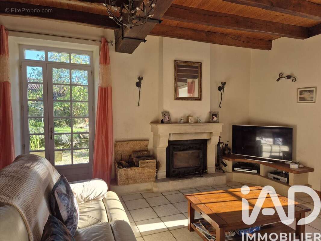 Photo 7 - Maison à LE BUSSEAU