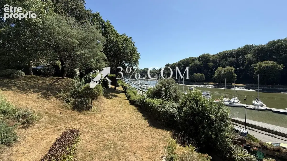 Situé sur le port de Saint-Goustan, à Auray, cet appartement - photo 2