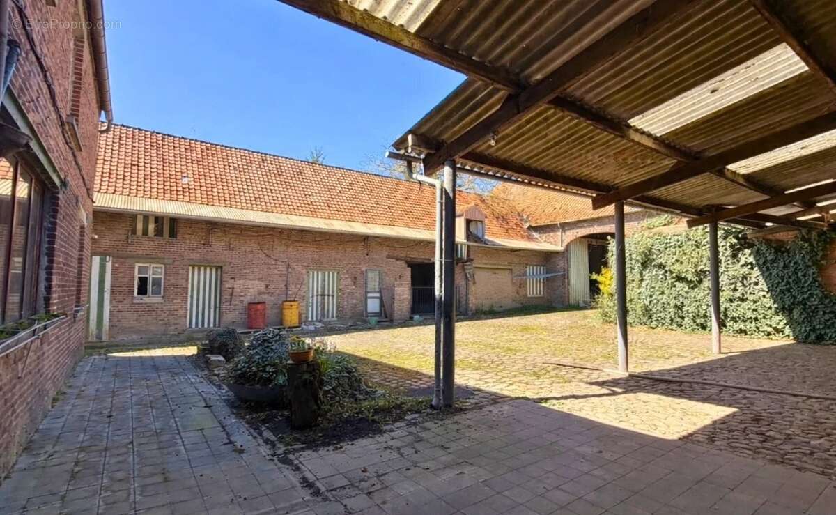 Maison à COUTICHES