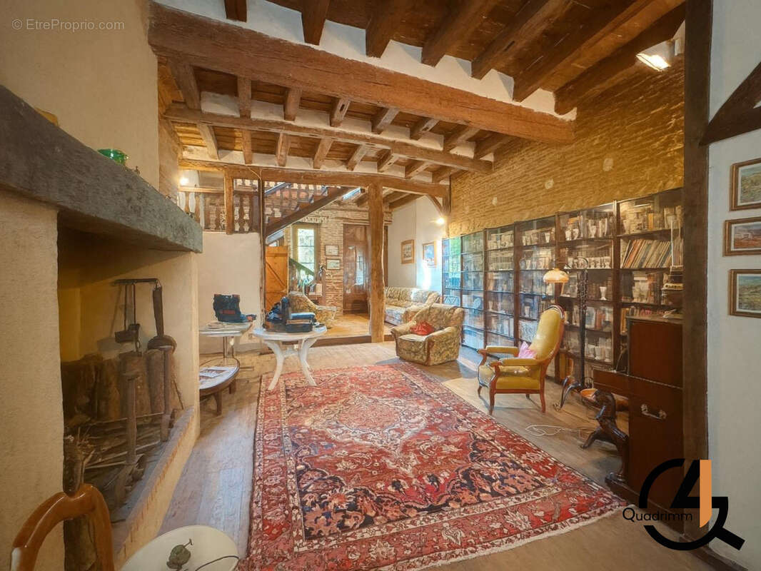 Maison à MONTESQUIEU-VOLVESTRE