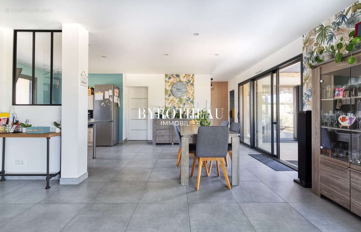 Maison 122 m² à Sceaux-D'anjou  - photo 3