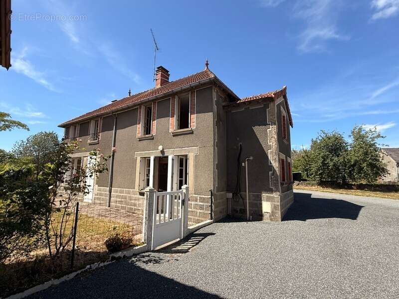 Maison en pierre de 126m², 4 chambres, avec grange 65 000 € - photo 34