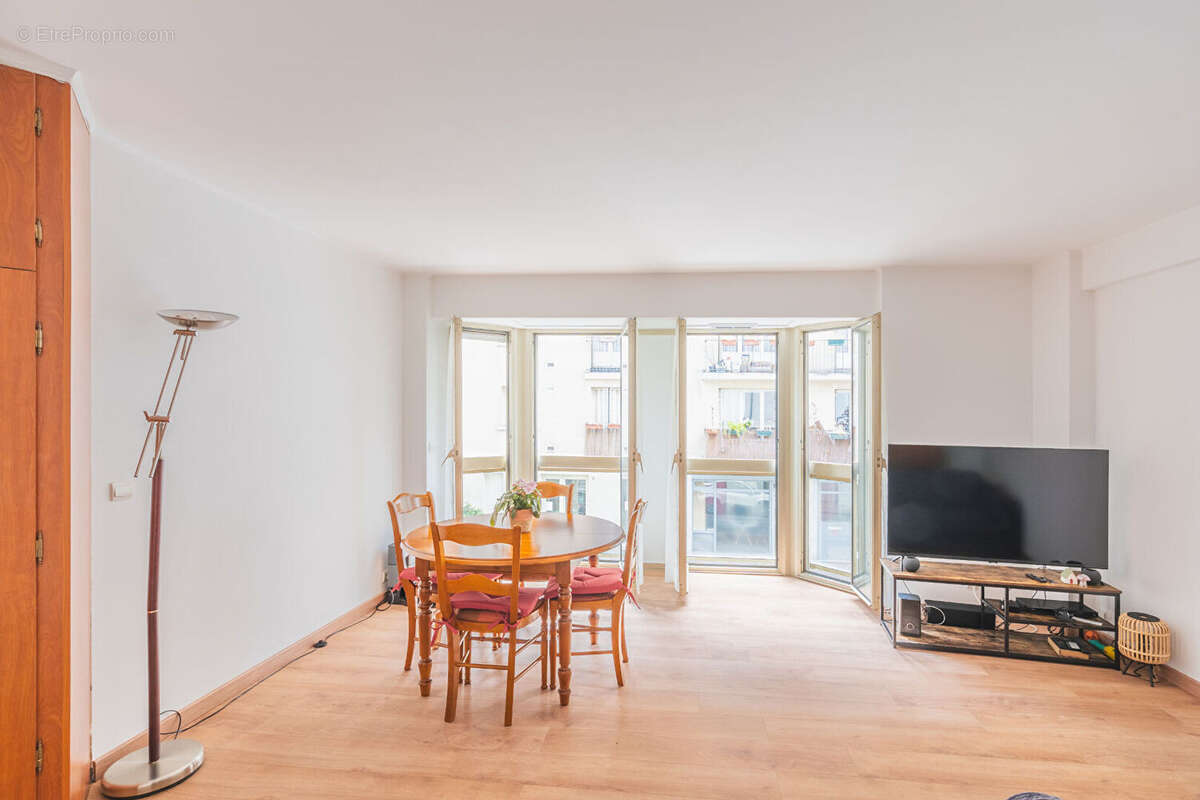 Appartement à PARIS-15E