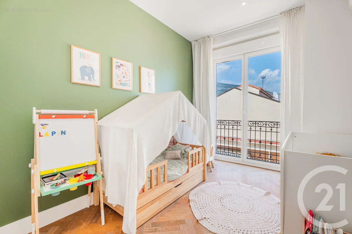 Appartement 87 m² à Menton  - photo 17