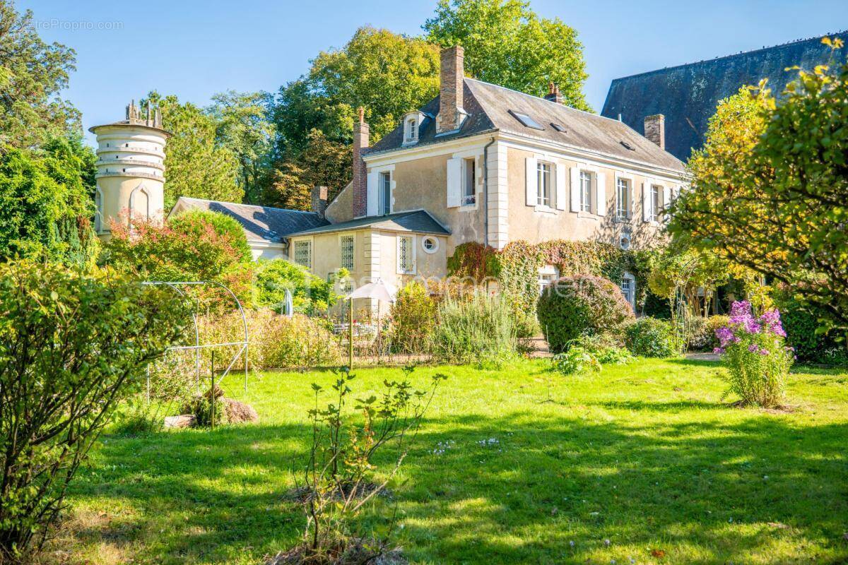 Maison à SAINT-VINCENT-DU-LOROUER