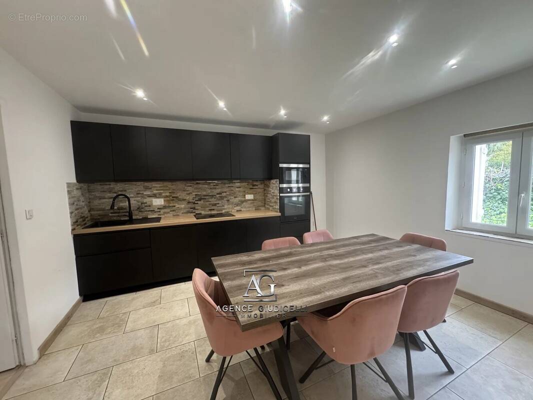 Maison à CUTTOLI-CORTICCHIATO