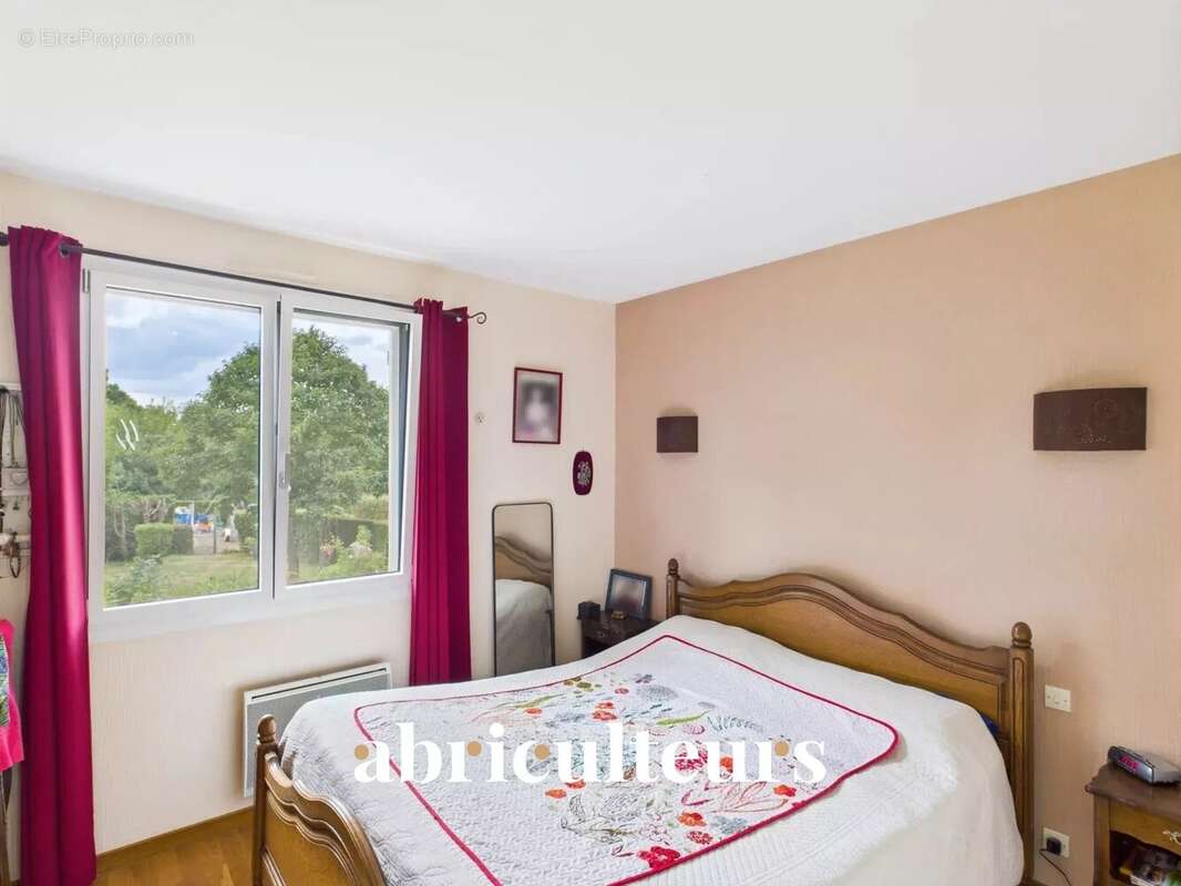 Maison à SAINT-HERBLON