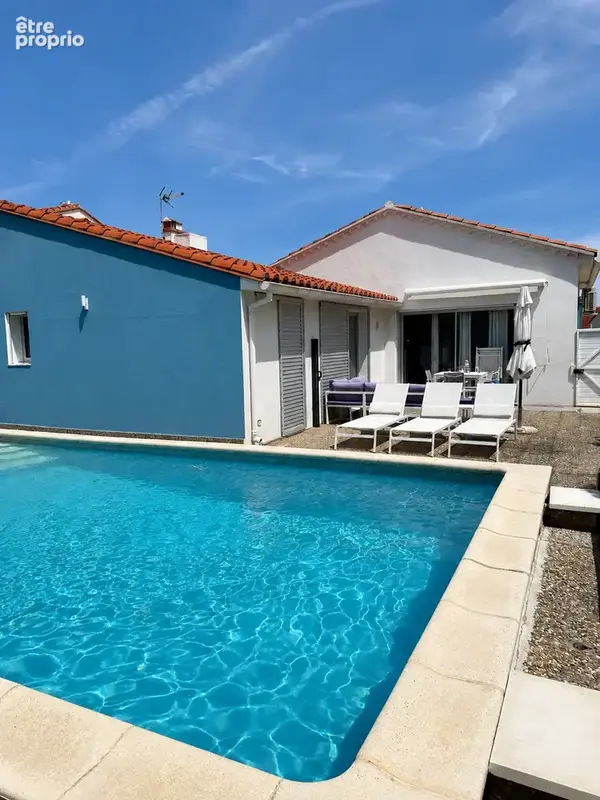 Canetoise 6 pieces avec piscine + dependances - photo 2