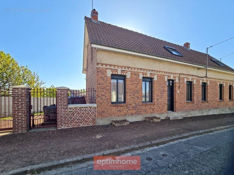 Maison à MOYENNEVILLE
