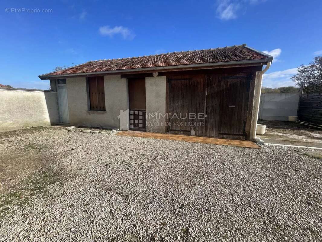 Maison à MARIGNY-LE-CHATEL