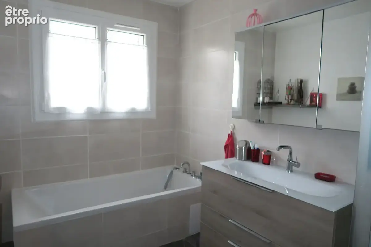 Maison SAINT-BENOIT 5 pièce(s) - photo 6