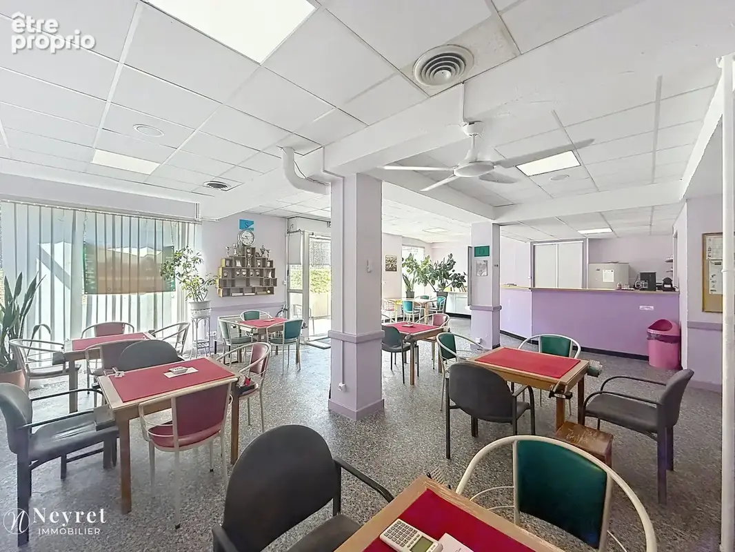 local commercial 170m2 hyper centre - photo 2