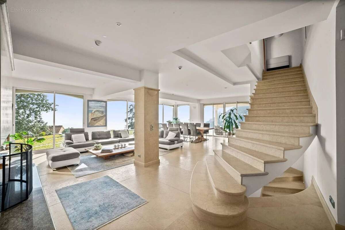 Maison à ROQUEBRUNE-CAP-MARTIN