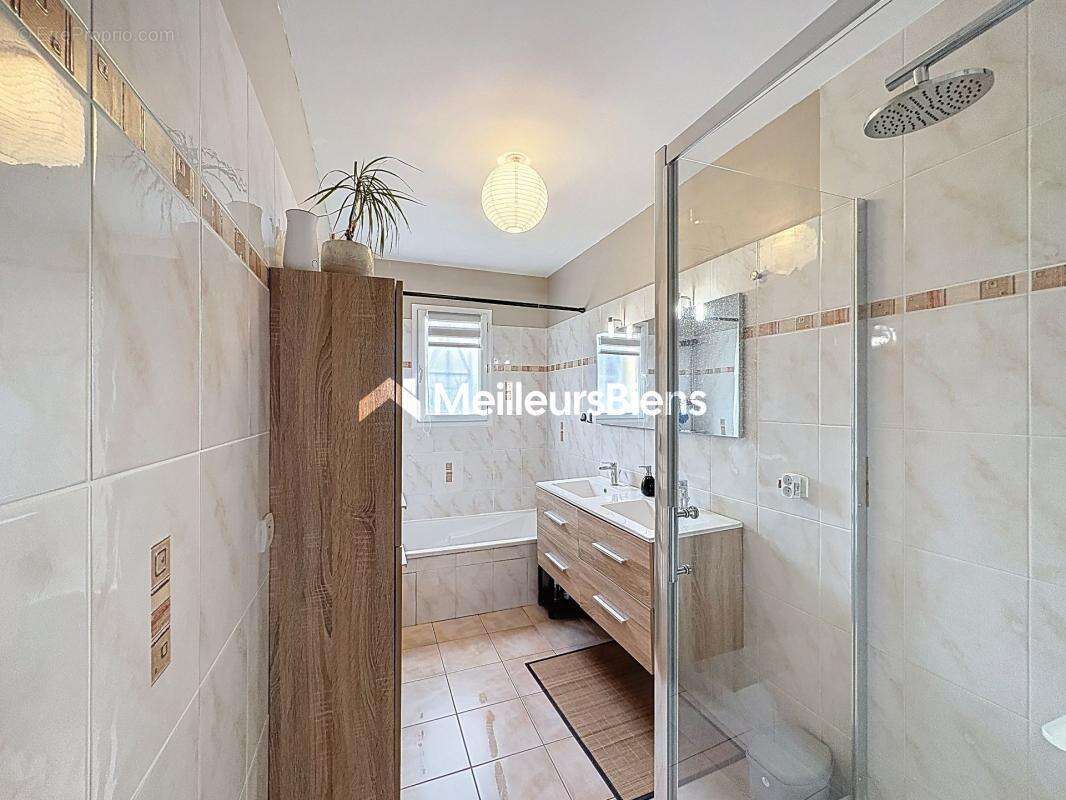 Maison à PONT-DE-VEYLE