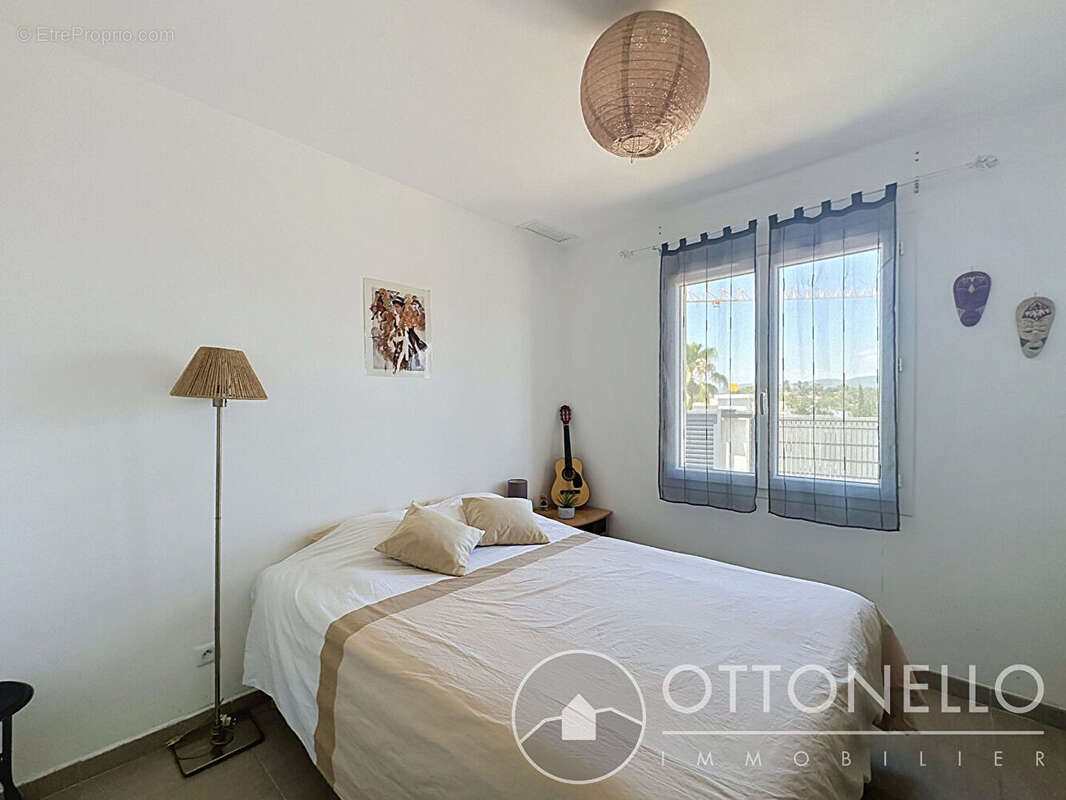 Maison Roquebrune Sur Argens 4 pièces 81,73 m2 sur 547 m2 de terrain avec garage - photo 10