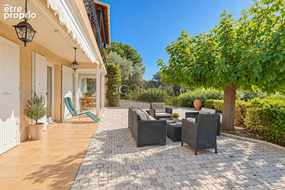 BAS DE VILLA 89 m2 avec vue dominante et 470 m2 de terrain privatif - photo 13