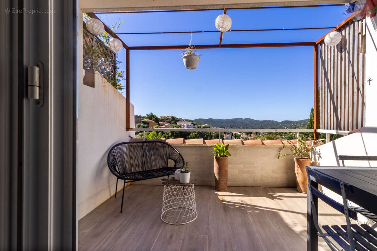 Appartement à BORMES-LES-MIMOSAS