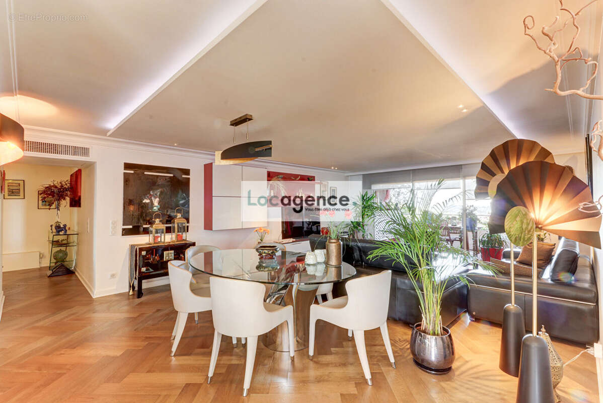 Appartement à MANDELIEU-LA-NAPOULE