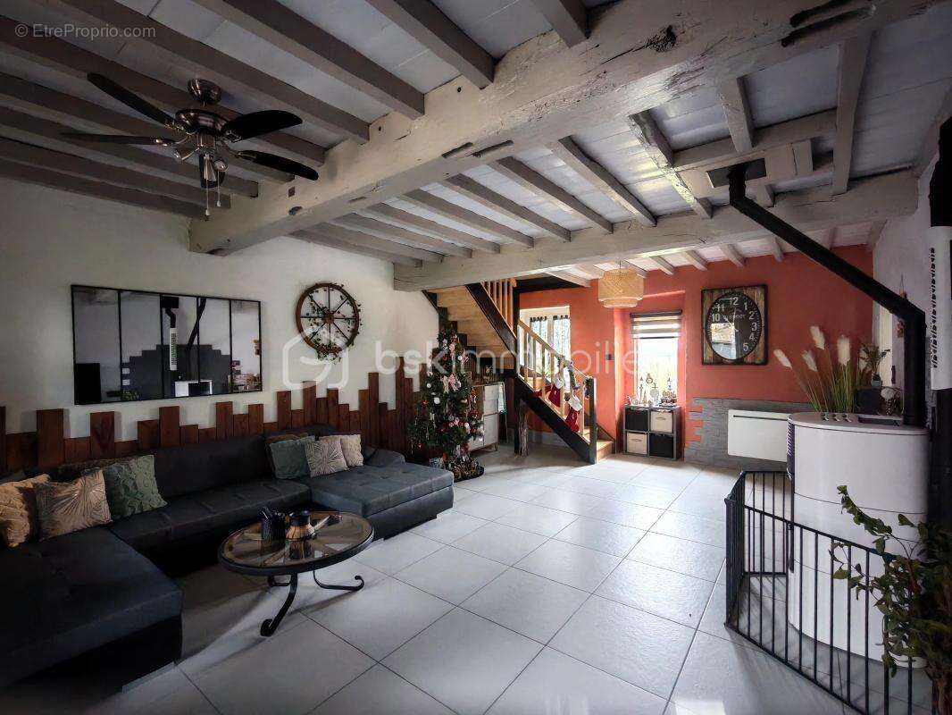 Maison à MONTREVEL-EN-BRESSE