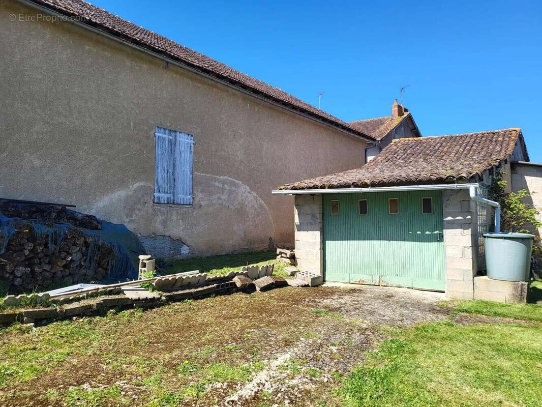 Maison à MONTMORILLON