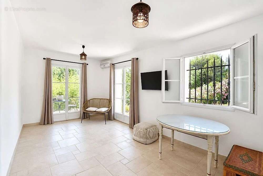 Fayence – Belle villa de 220 m² avec piscine et dépendance - photo 11