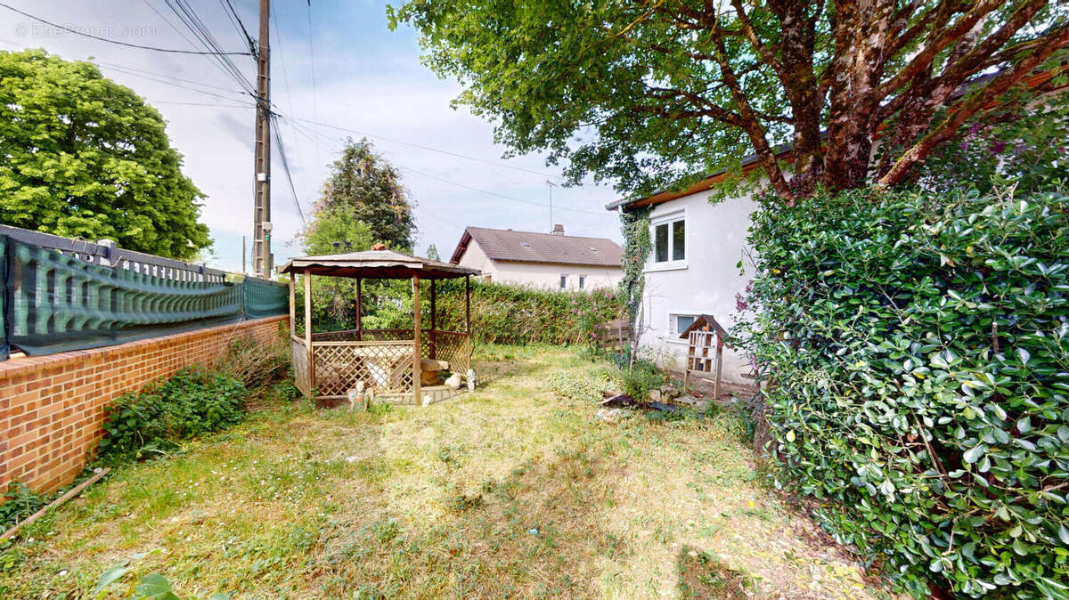 Maison à JOUET-SUR-L'AUBOIS