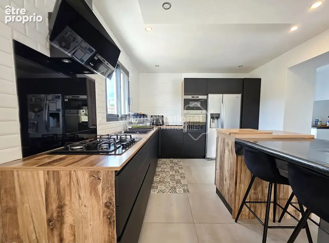 Maison 5 pièces de 142 m² avec piscine, garage et accès au canal ? Saint-Chamas (13250) - photo 8