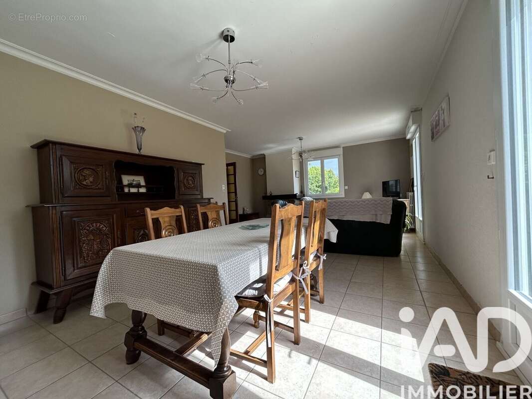 Maison 166 m² à Merdrignac  - photo 4