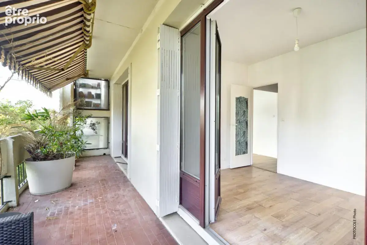 Appart T3 traversant 59 m², deux terrasses, cave et parking - photo 12