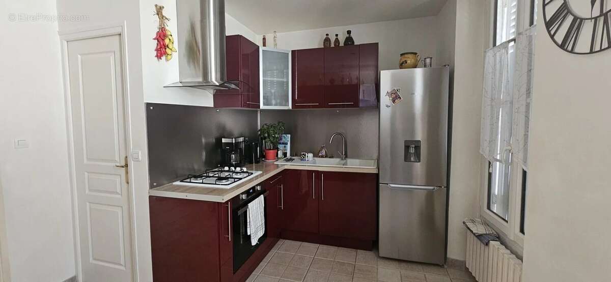 Rare en centre-ville : Maison de charme avec terrasse & atelier ! - photo 3